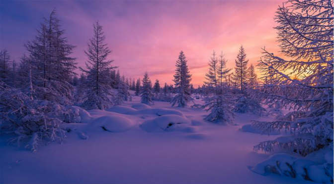 傍晚时分的雪景